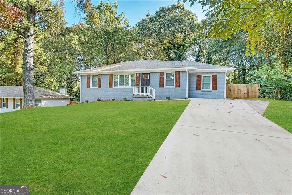 1927 Vicki Lane SE