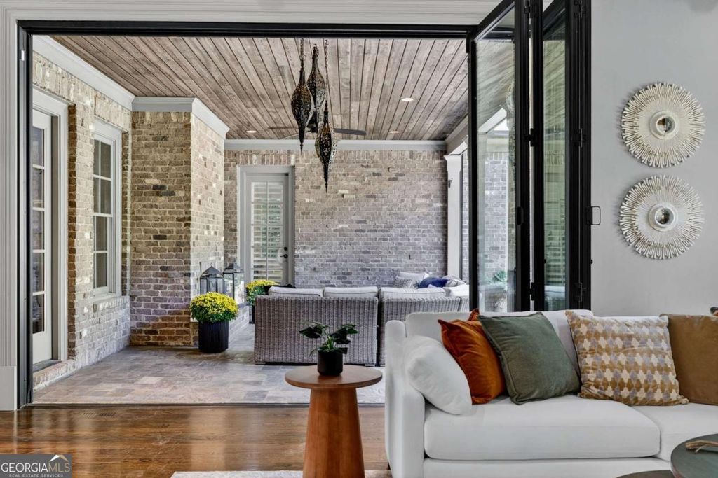 Photo of 840 Camden Park Court Ct NE, Atlanta, GA 30342 (MLS # 10673376)