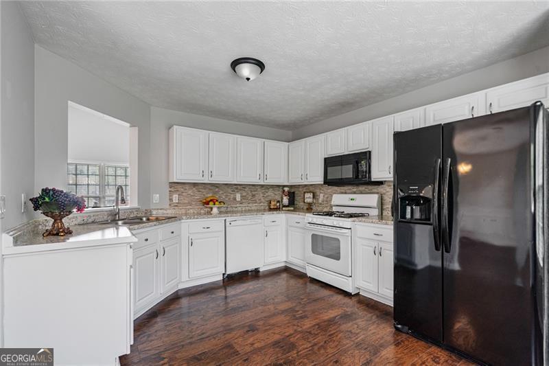 335 Lee Miller CT