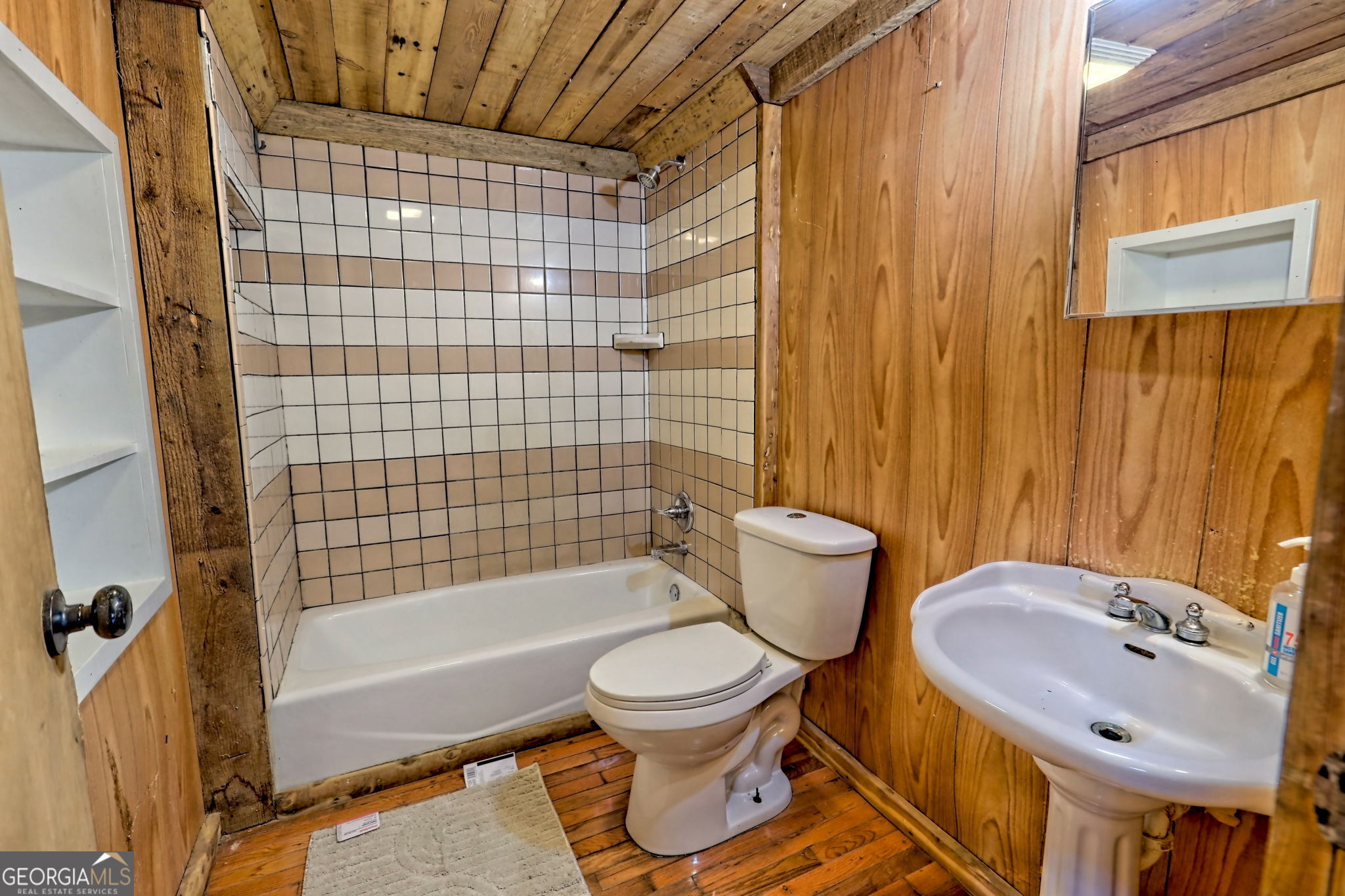 Otto, North Carolina 28763, United States, 1 Bedroom Bedrooms, ,1 BathroomBathrooms,Residential,Active,94032