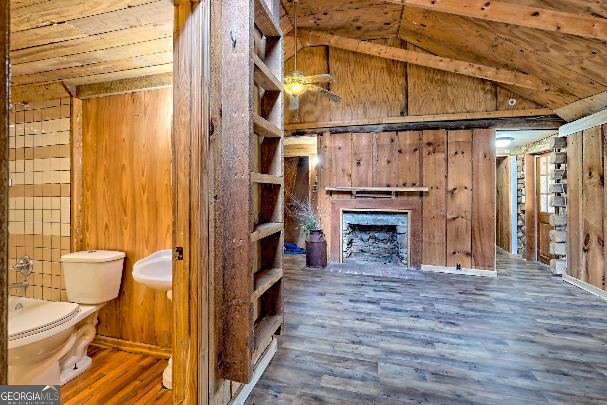 Otto, North Carolina 28763, United States, 1 Bedroom Bedrooms, ,1 BathroomBathrooms,Residential,Active,94032