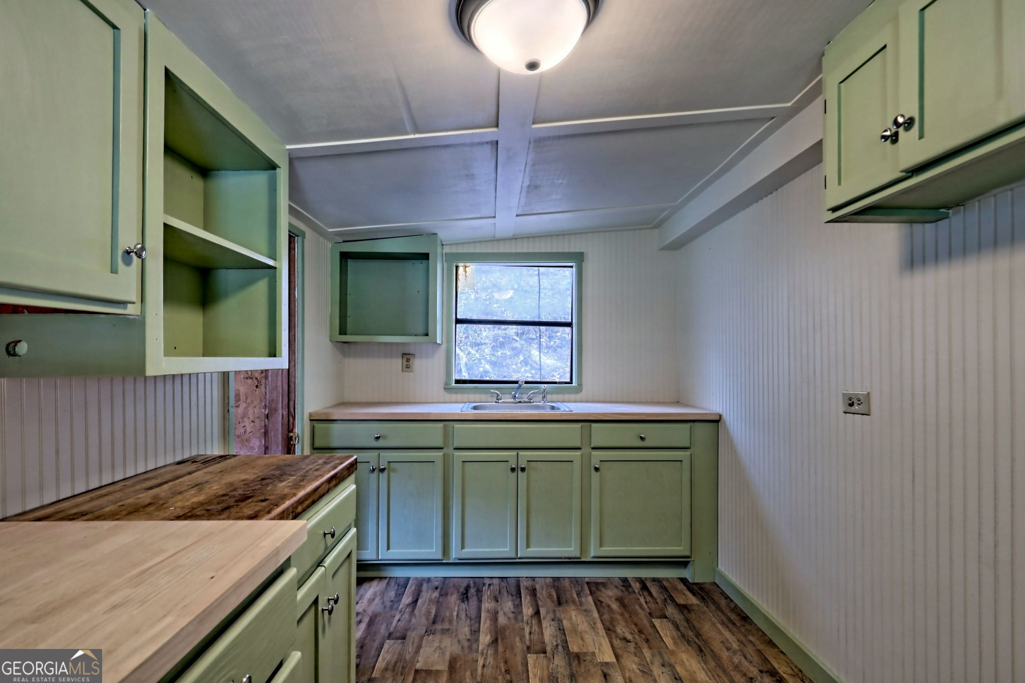 Otto, North Carolina 28763, United States, 1 Bedroom Bedrooms, ,1 BathroomBathrooms,Residential,Active,94032