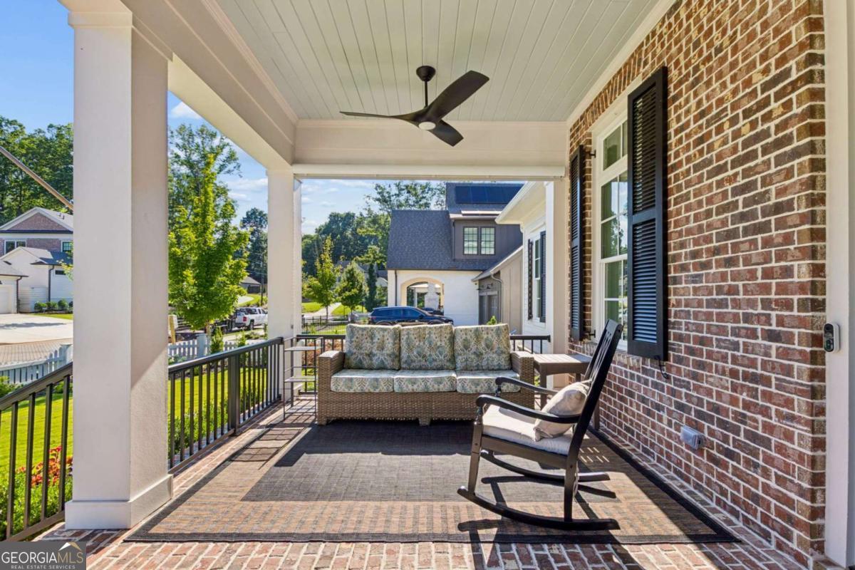 135 Emerson CT
