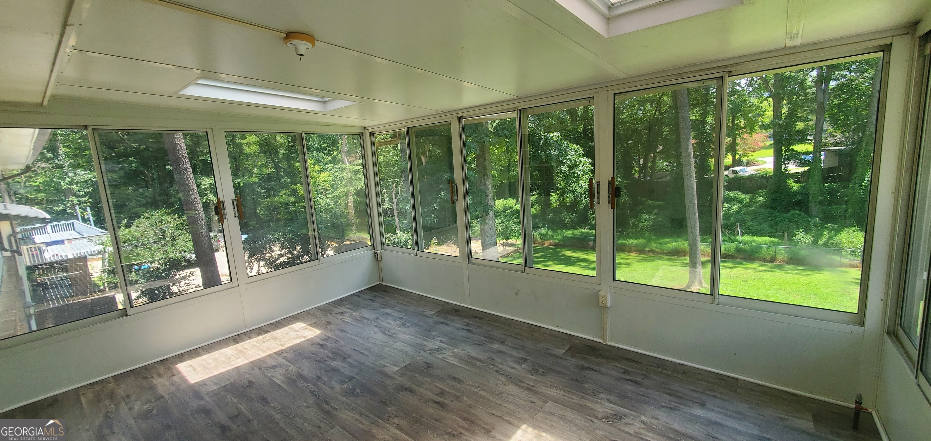 Photo 16 of 22 of 678 SOUTHWIND house