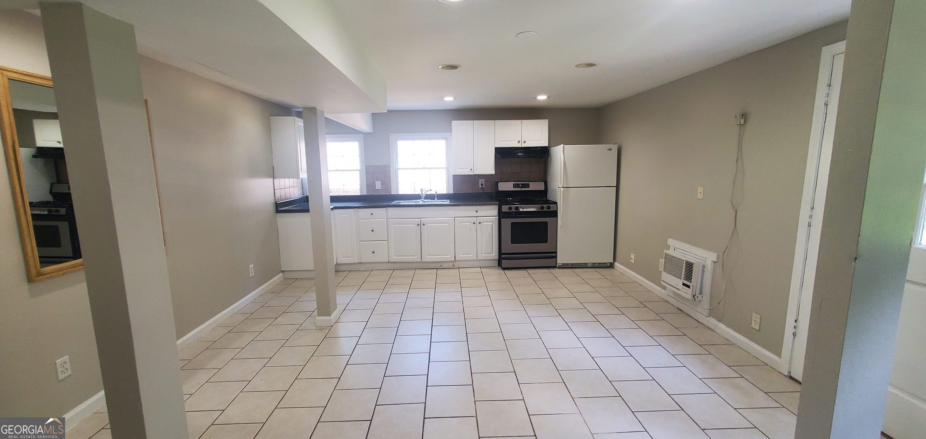 Photo 15 of 22 of 678 SOUTHWIND house