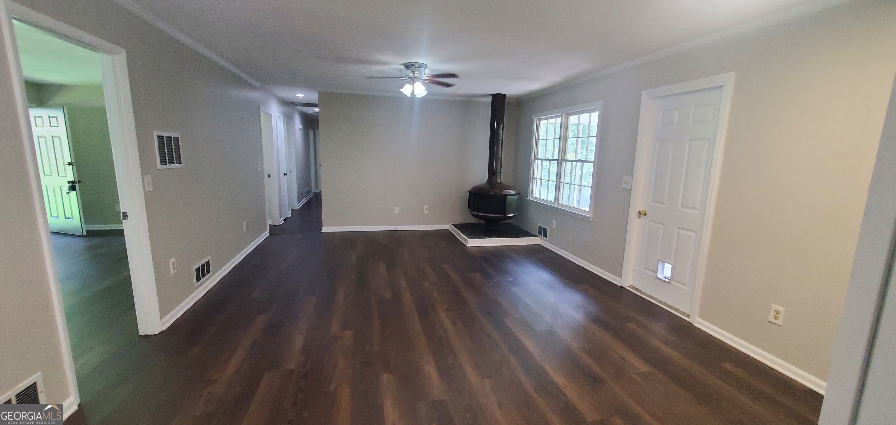 Photo 4 of 22 of 678 SOUTHWIND house