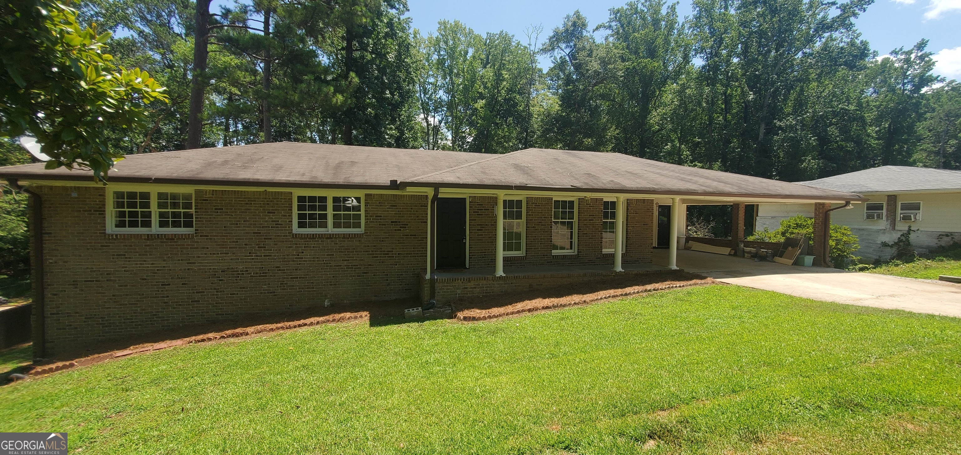 Photo 2 of 22 of 678 SOUTHWIND house