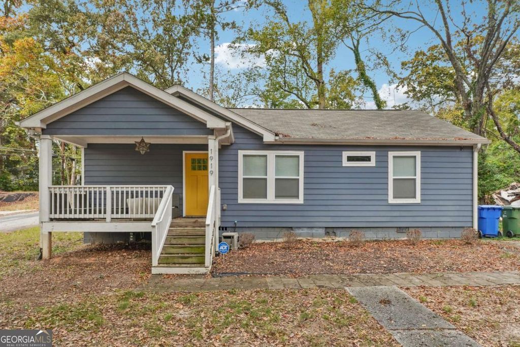 Photo of 1919 North Avenue NW, Atlanta, GA 30318 (MLS # 10660440)