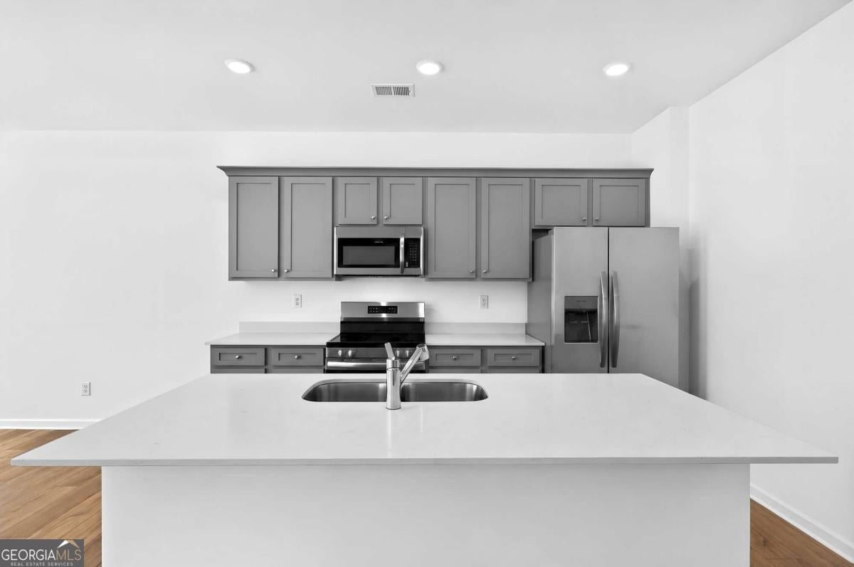 8 Gulfstream DR
