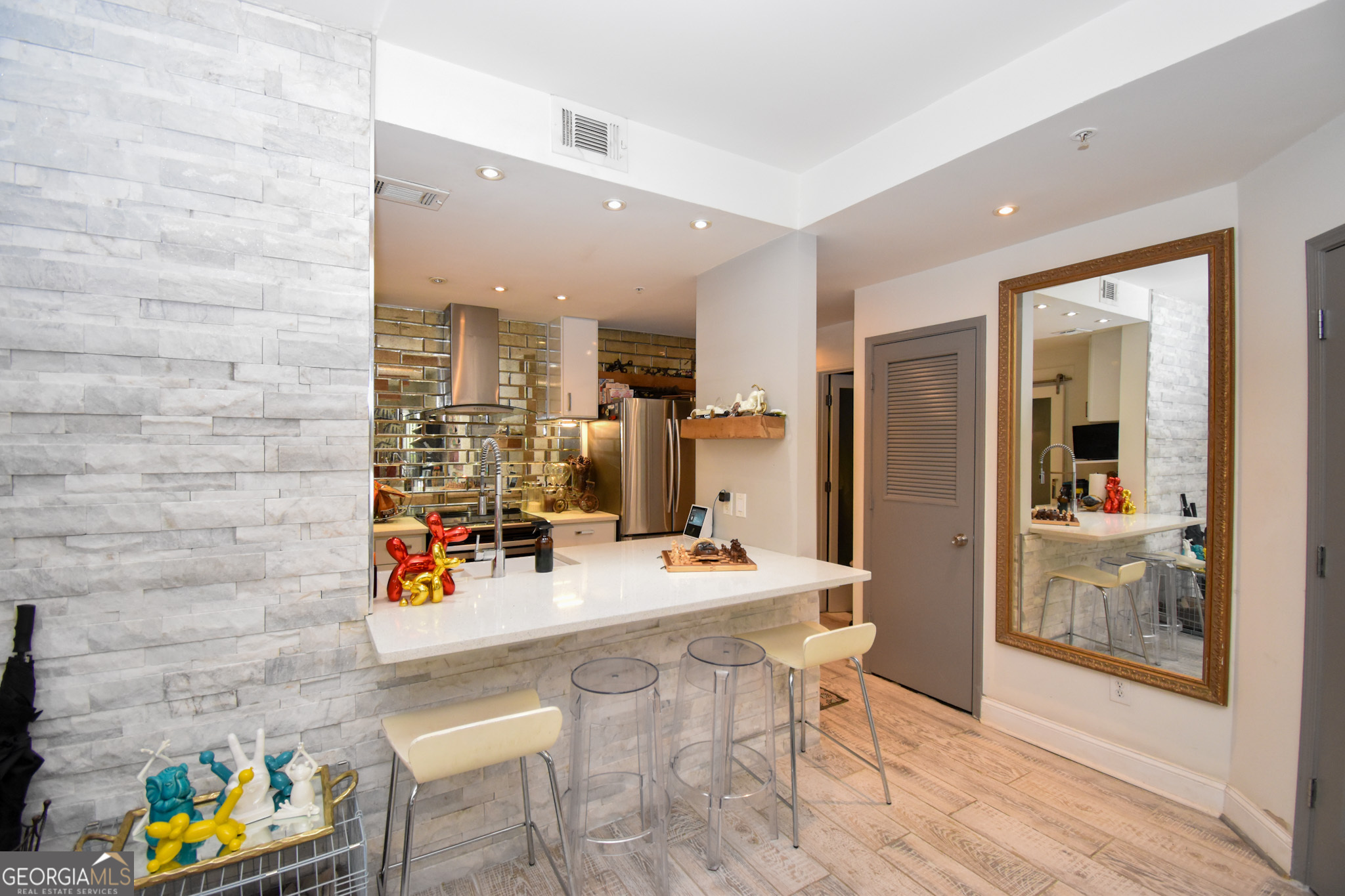 1074 Peachtree WALK NE # 423