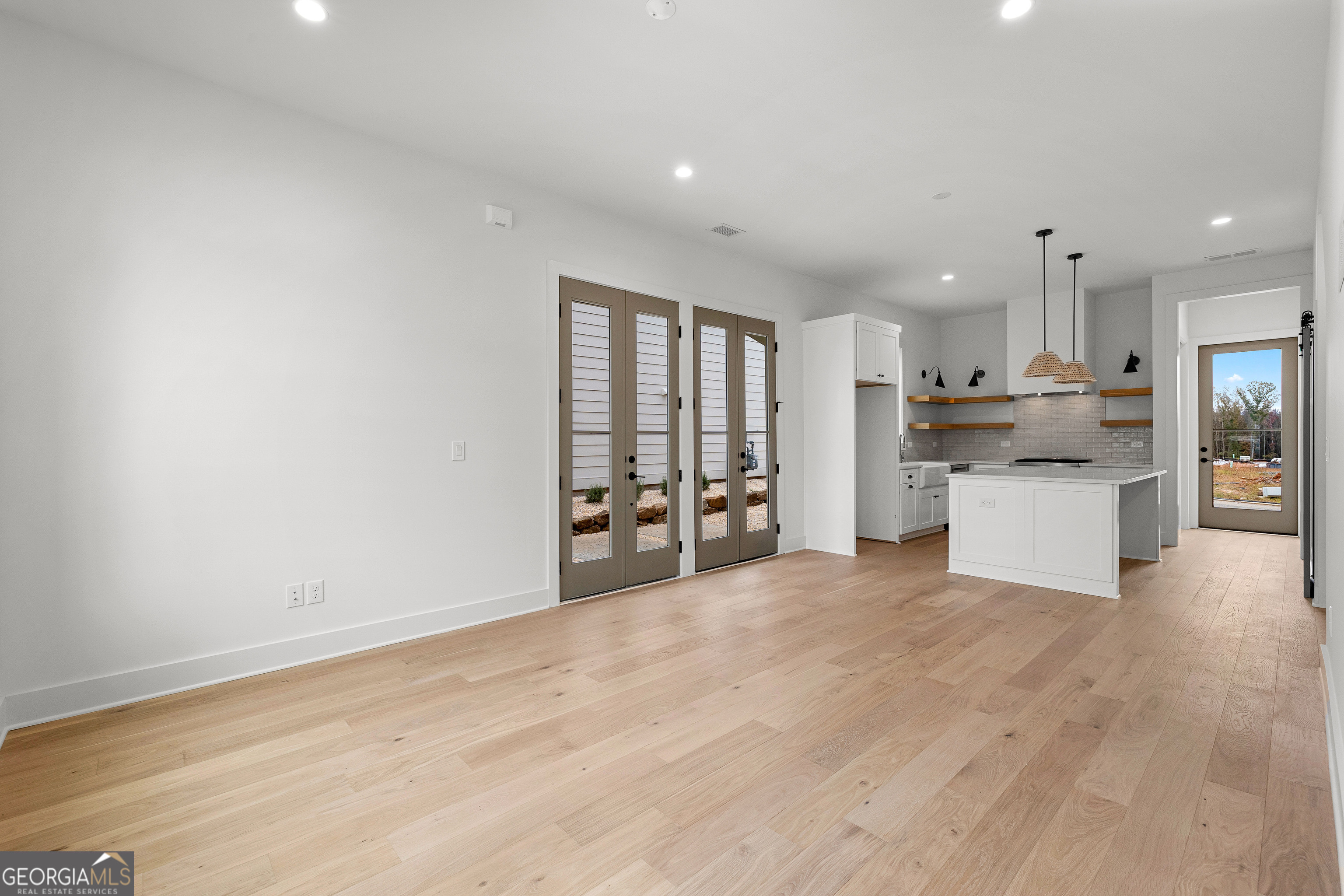 Fayetteville, Georgia 30214, United States, 2 Bedrooms Bedrooms, ,3 BathroomsBathrooms,Residential,Active,251348