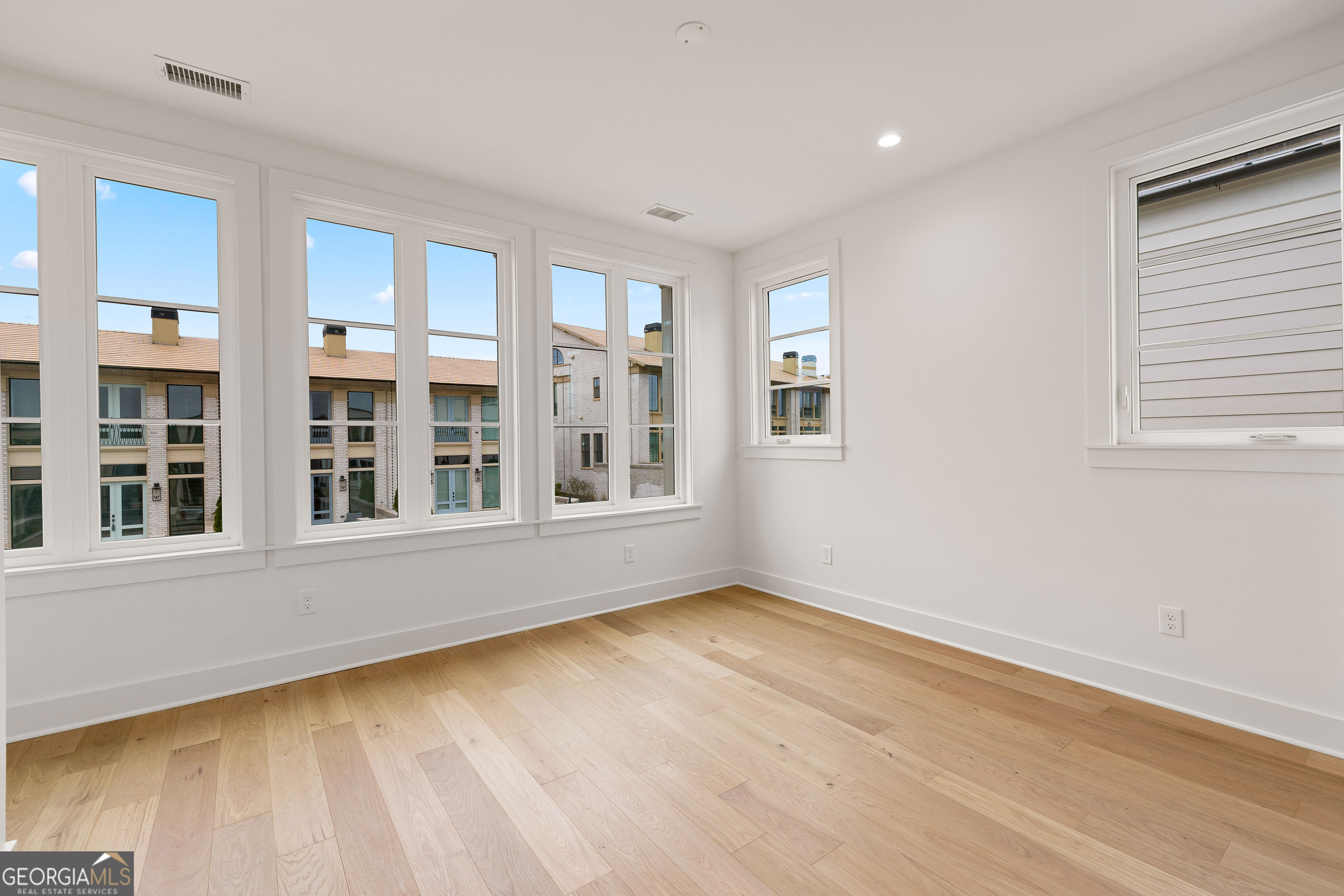 Fayetteville, Georgia 30214, United States, 2 Bedrooms Bedrooms, ,3 BathroomsBathrooms,Residential,Active,251348