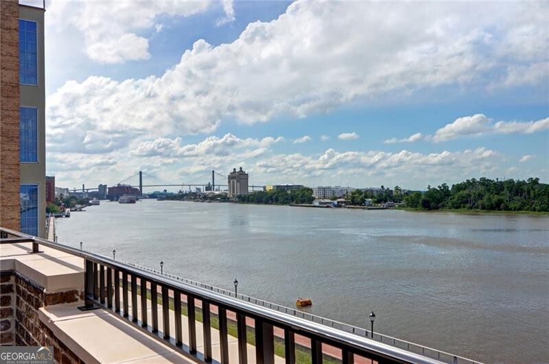 Savannah, Georgia 31401, United States, 4 Bedrooms Bedrooms, ,5 BathroomsBathrooms,Residential,Active,52042