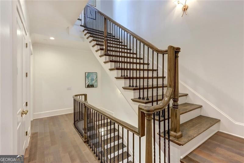 Savannah, Georgia 31401, United States, 4 Bedrooms Bedrooms, ,5 BathroomsBathrooms,Residential,Active,52042