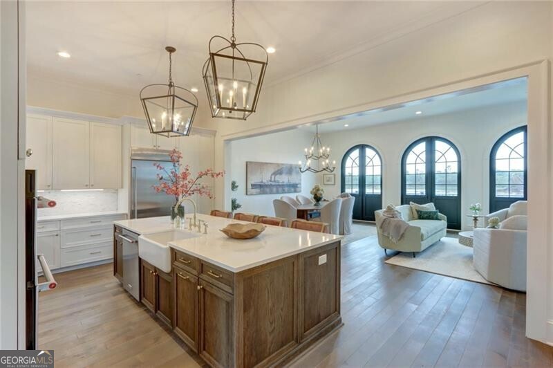 Savannah, Georgia 31401, United States, 4 Bedrooms Bedrooms, ,5 BathroomsBathrooms,Residential,Active,52042