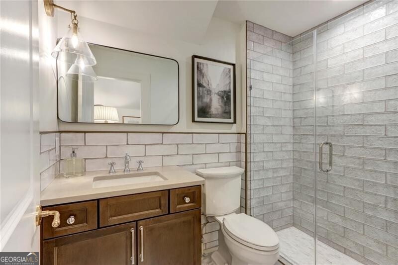 Savannah, Georgia 31401, United States, 4 Bedrooms Bedrooms, ,5 BathroomsBathrooms,Residential,Active,52042