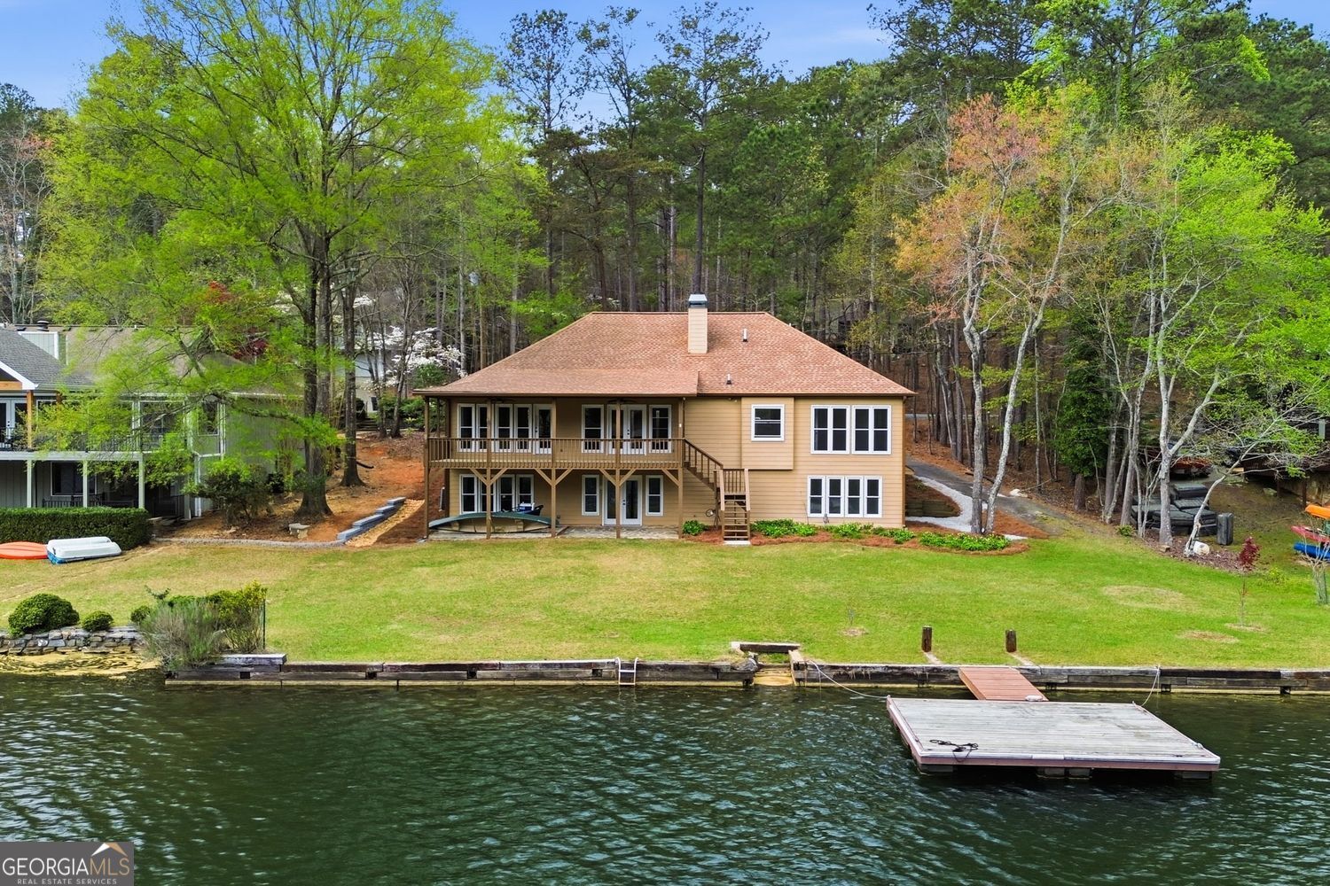 215 White Antelope ST