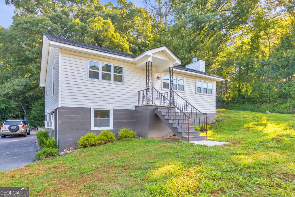 Welcome to this beautifully remodeled 2 bedroom / 1 bathroom LOWER LEVEL unit featuring fresh paint and new floors throughout. Step into the spacious living room, perfect for relaxing and entertaining. The updated kitchen boasts white cabinets and elegant stone countertops, with a convenient laundry closet nearby. Enjoy the comfort of the full bathroom with a shower/tub combo. Both bedrooms are generously sized and offer plenty of closet space. Located in a great area near plenty of shopping and dining options, major roadways, and Downtown Rome, this inviting home is ready for you to move in and enjoy. Don't miss out on this fantastic rental opportunity! Available immediately. 1 small dog under 20 lbs permitted with a $500 non-refundable pet fee, no cats. Tenant pays all utilities. 1 months rent security deposit.
