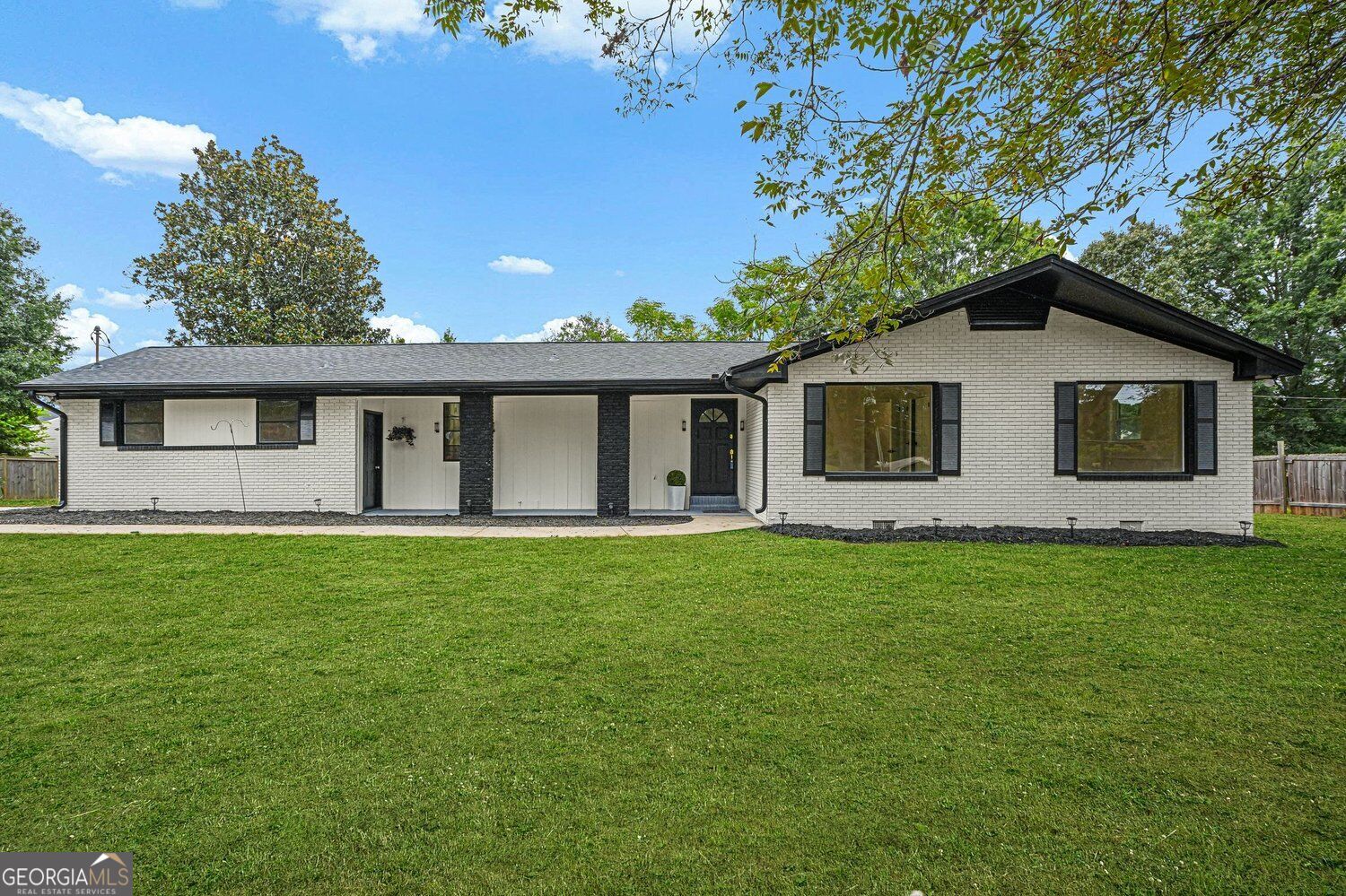 2521 Fairview RD