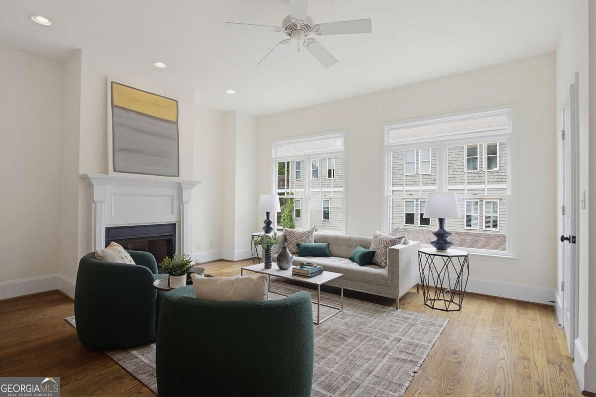 1360 La France ST NE 104