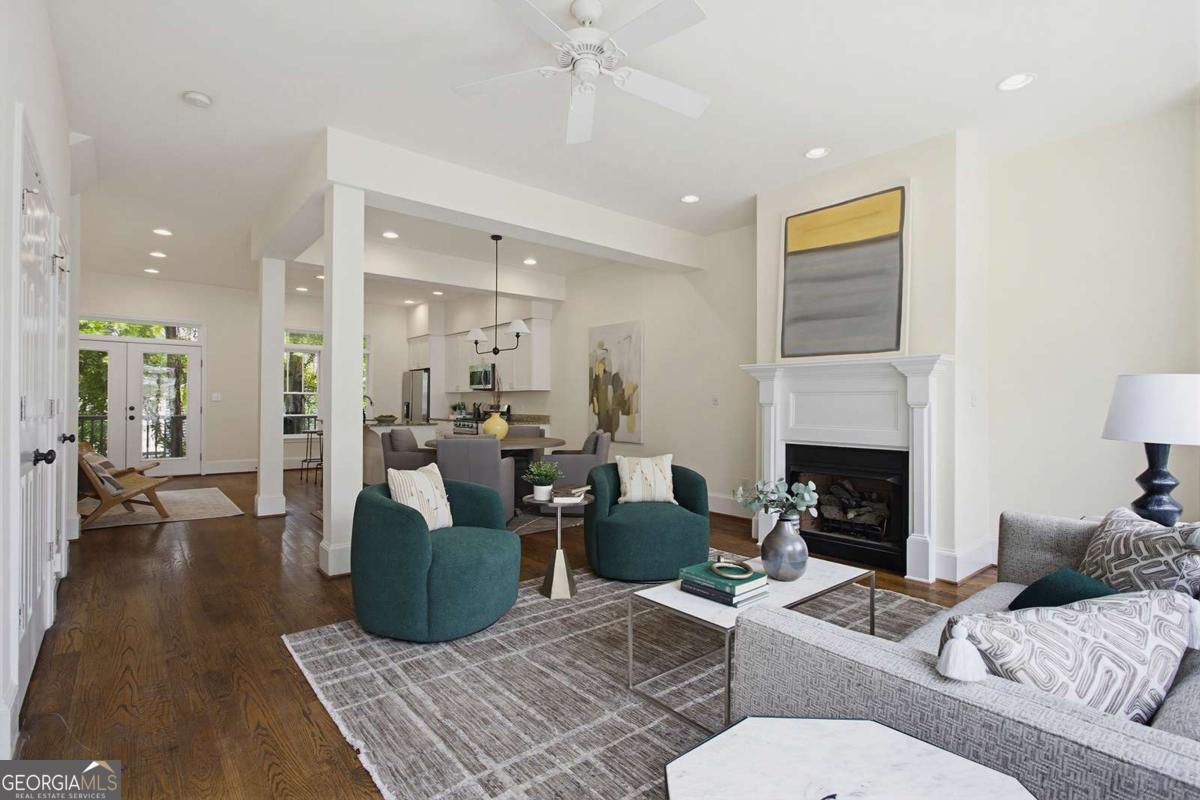 1360 La France ST NE 104