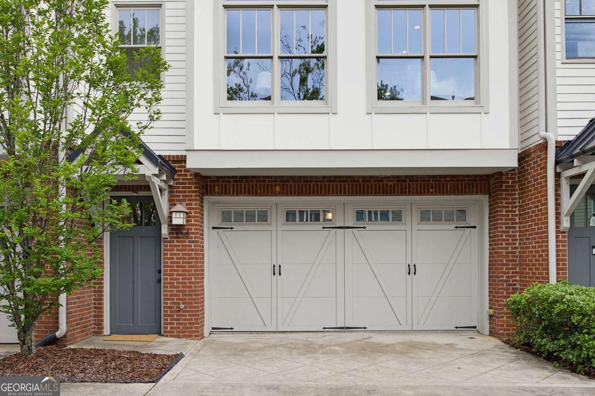 1360 La France ST NE 104