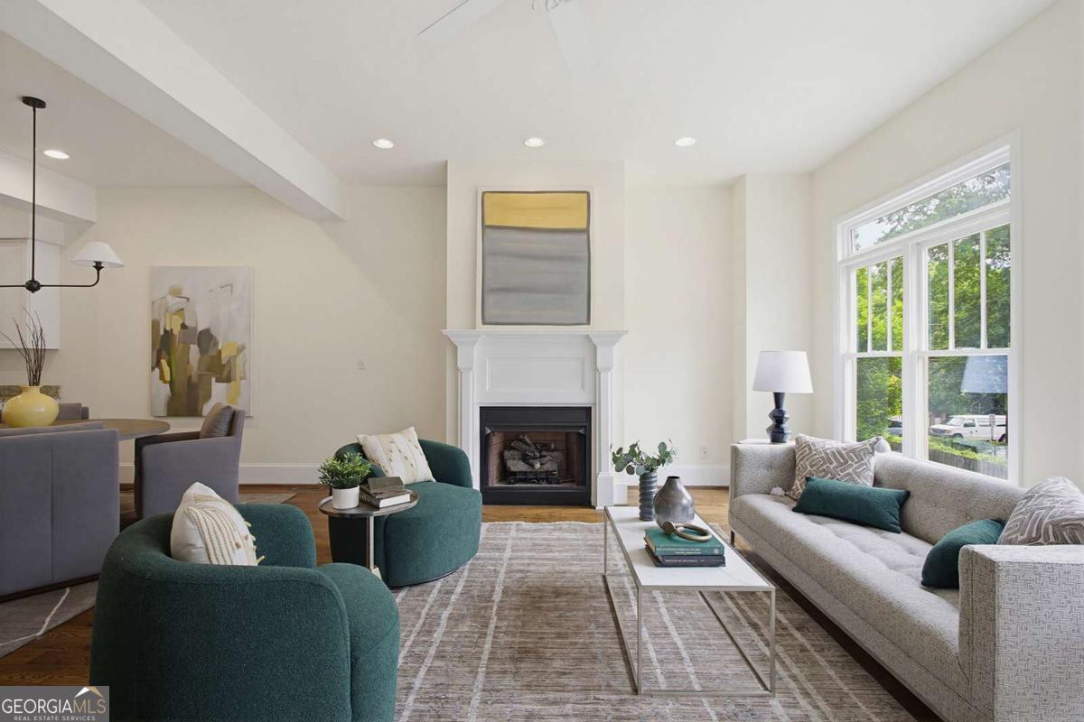 1360 La France ST NE 104
