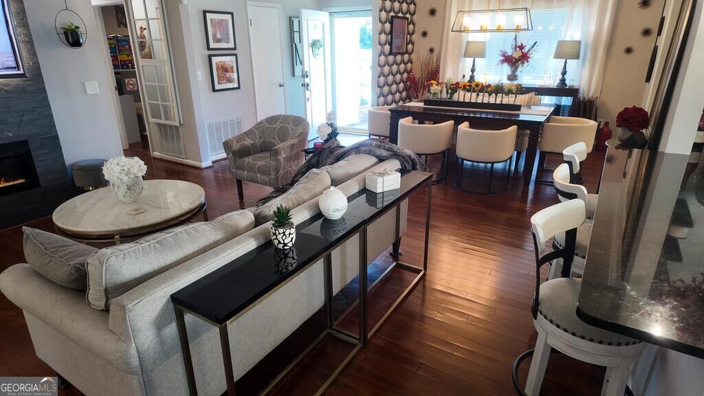 7 Willowbrook CT