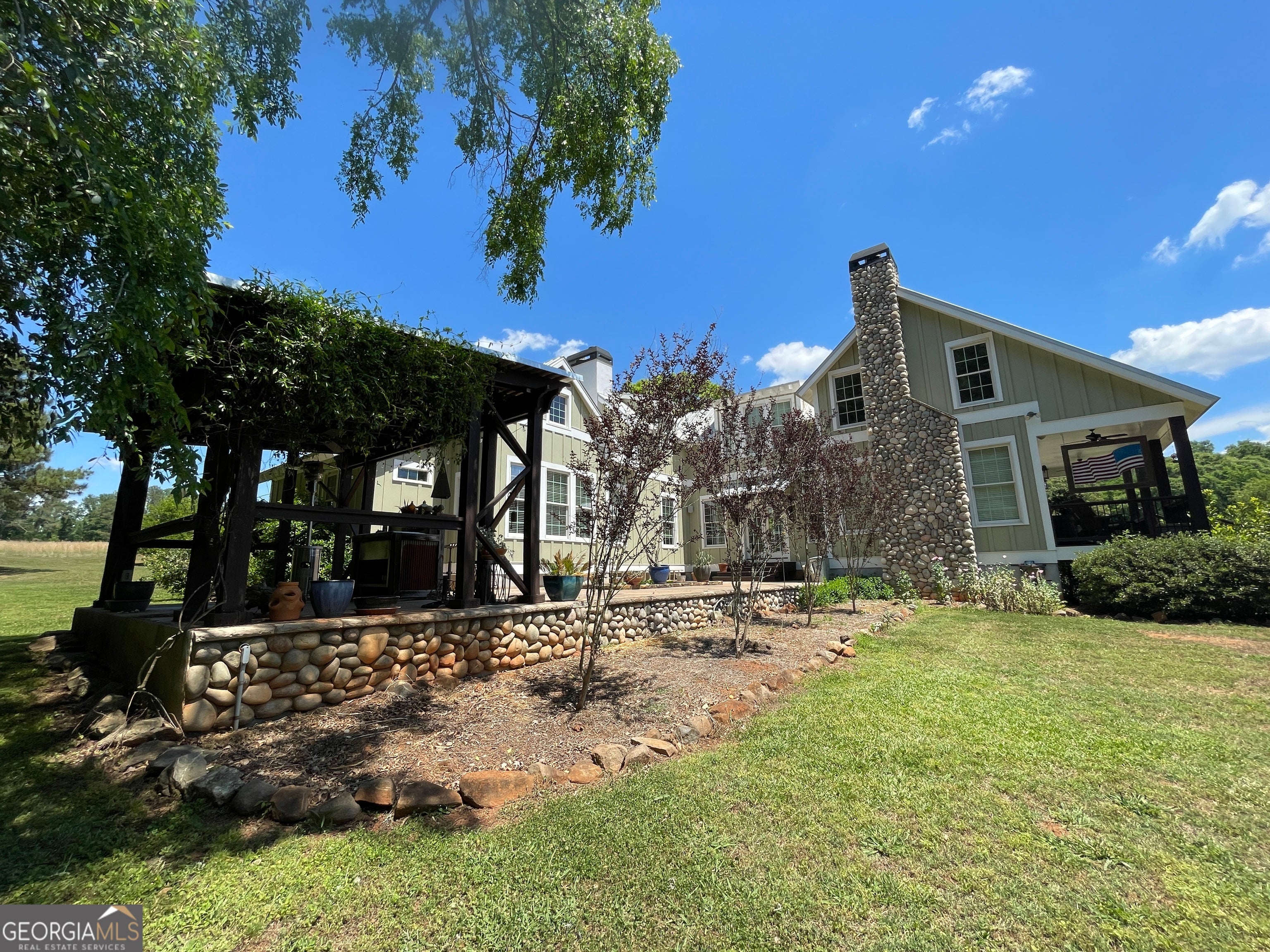 156 Lake Oglethorpe DR