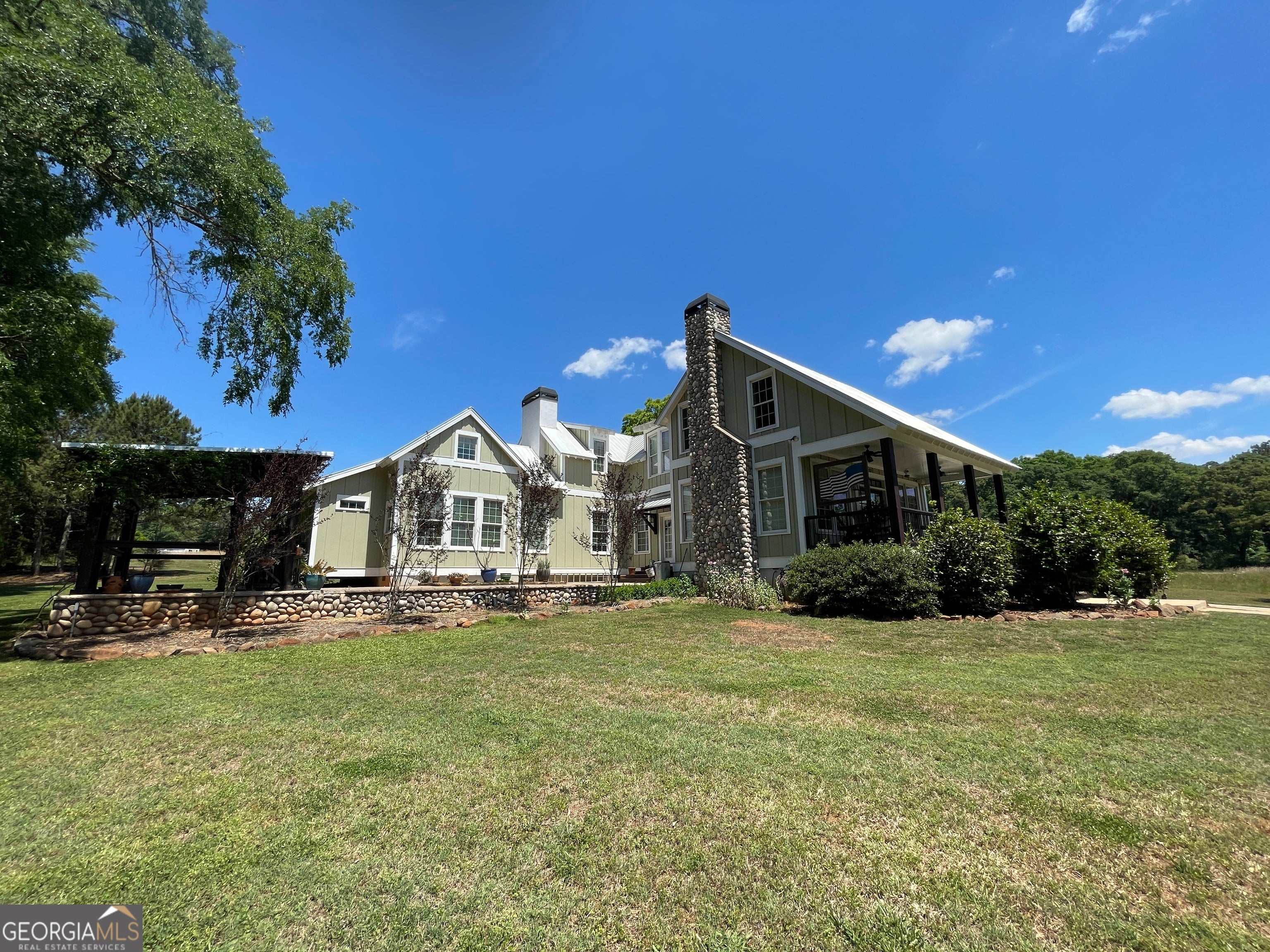 156 Lake Oglethorpe DR