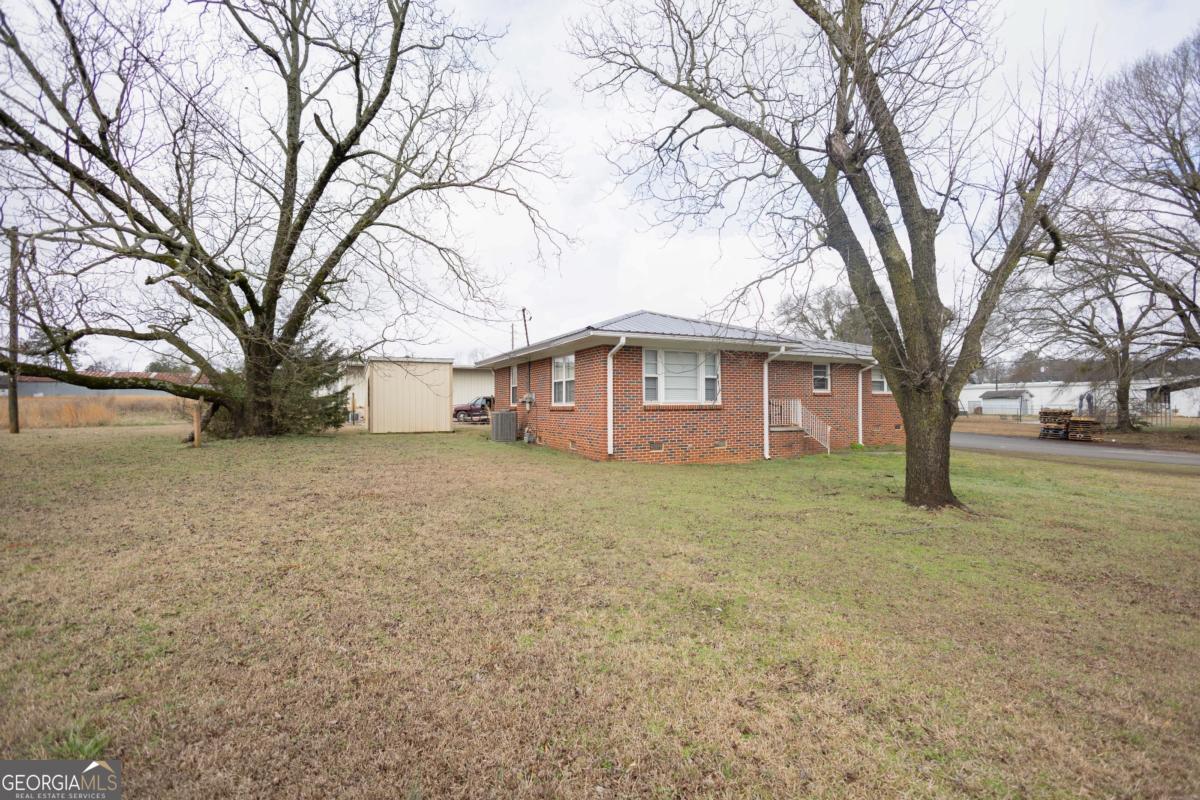 226 Dovetown RD