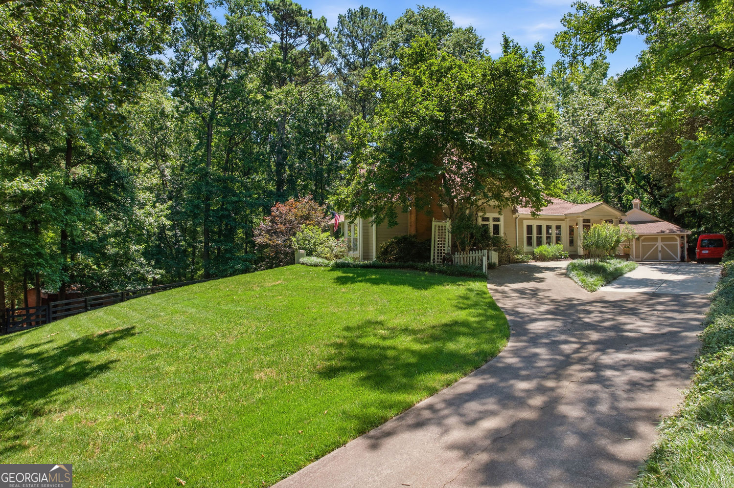 1042 Bailey RD