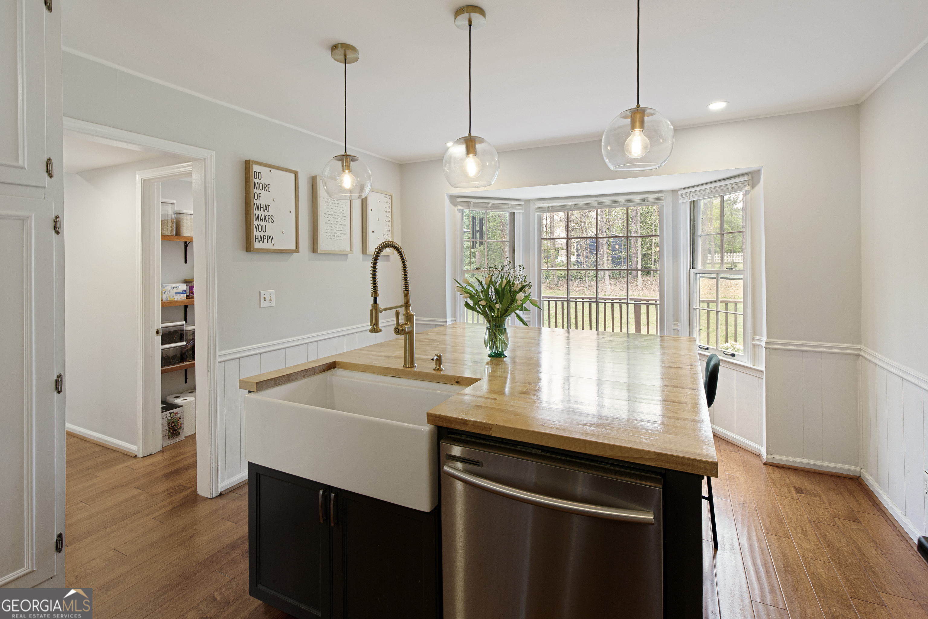 Roswell, Georgia 30076, United States, 5 Bedrooms Bedrooms, ,4 BathroomsBathrooms,Residential,Active,102881