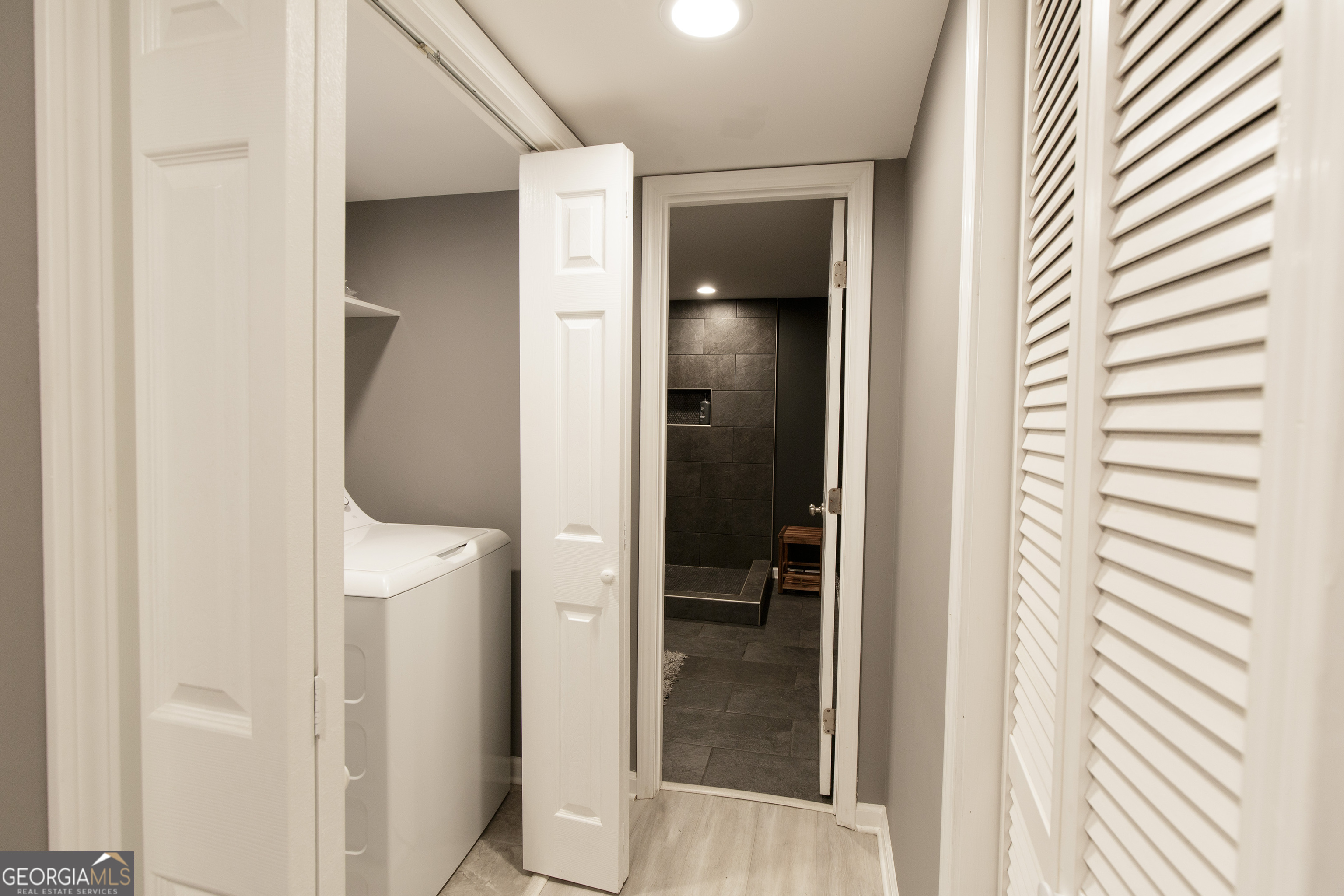 Roswell, Georgia 30076, United States, 5 Bedrooms Bedrooms, ,4 BathroomsBathrooms,Residential,Active,102881