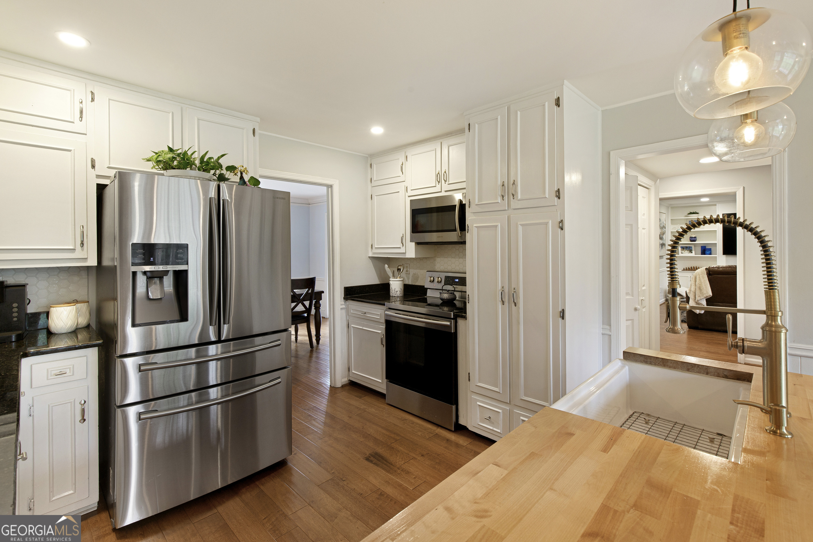 Roswell, Georgia 30076, United States, 5 Bedrooms Bedrooms, ,4 BathroomsBathrooms,Residential,Active,102881