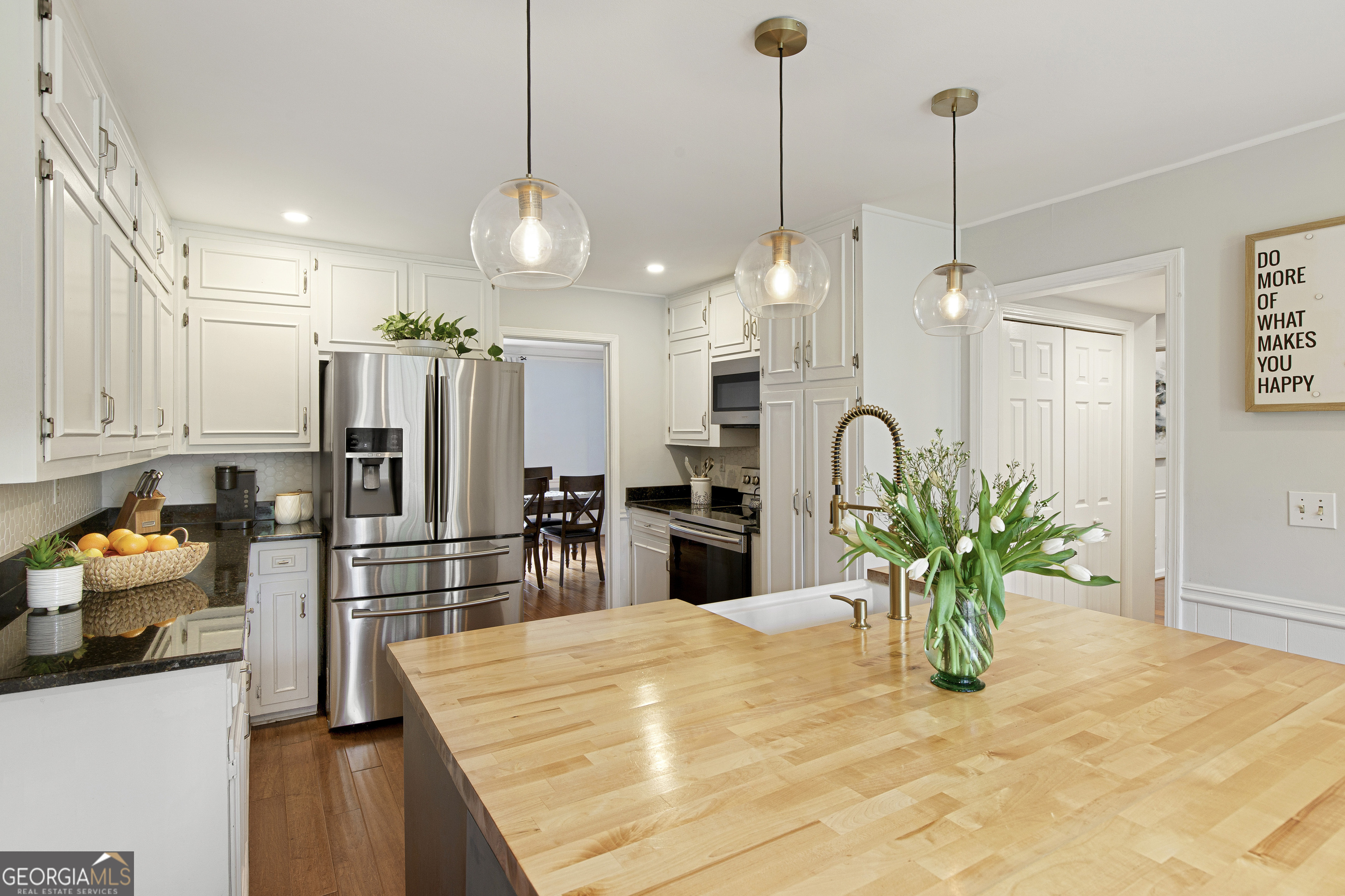 Roswell, Georgia 30076, United States, 5 Bedrooms Bedrooms, ,4 BathroomsBathrooms,Residential,Active,102881