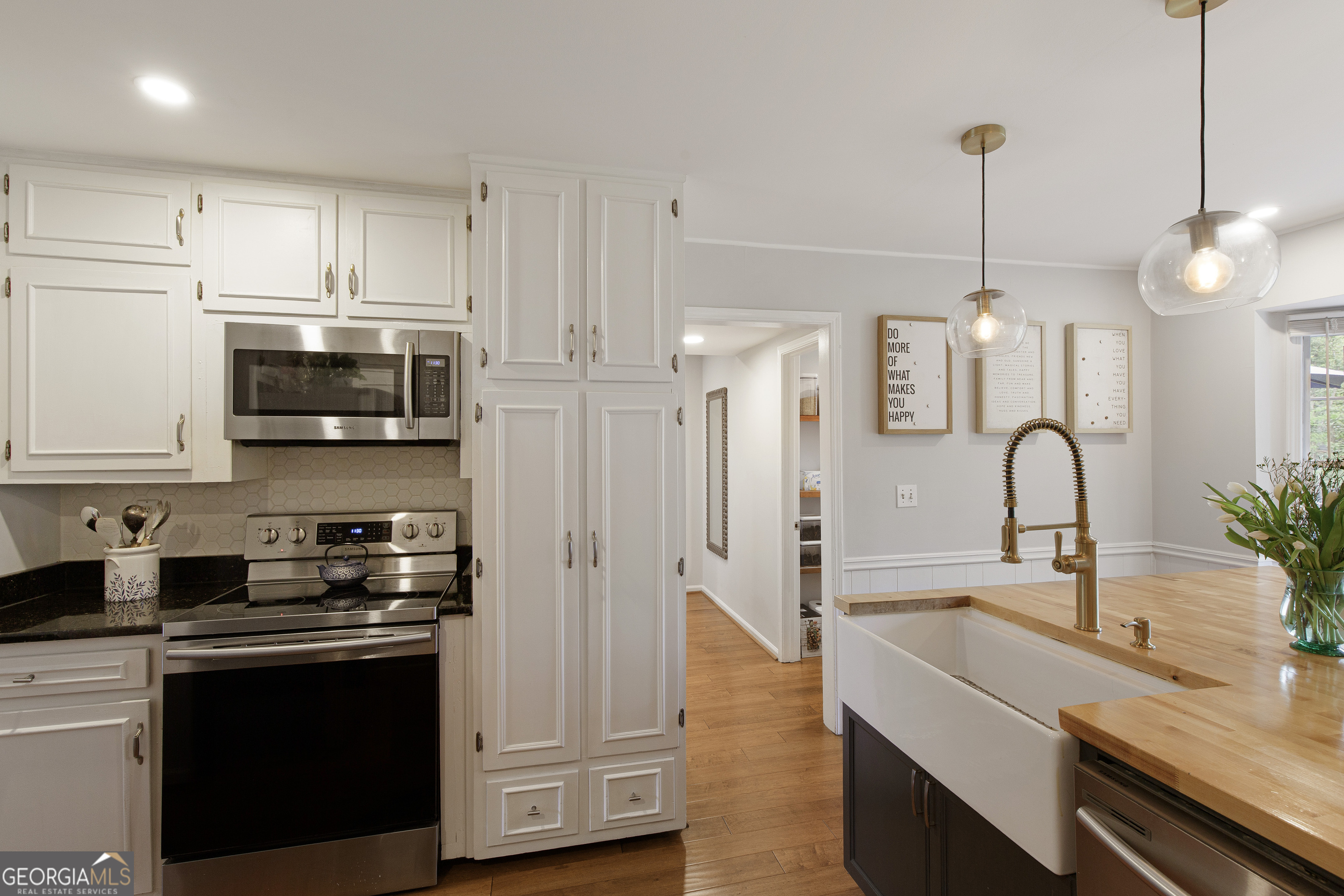 Roswell, Georgia 30076, United States, 5 Bedrooms Bedrooms, ,4 BathroomsBathrooms,Residential,Active,102881