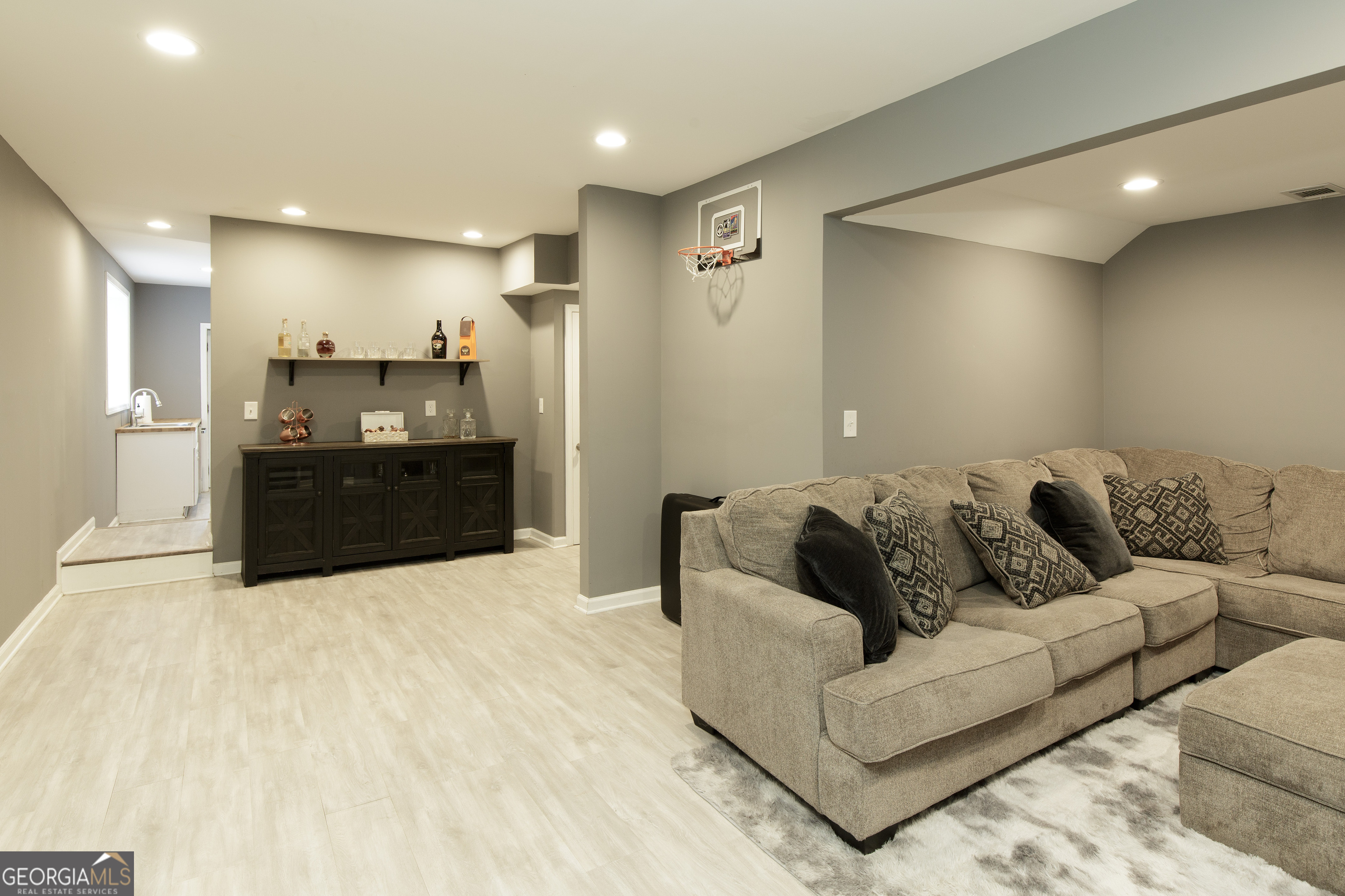 Roswell, Georgia 30076, United States, 5 Bedrooms Bedrooms, ,4 BathroomsBathrooms,Residential,Active,102881