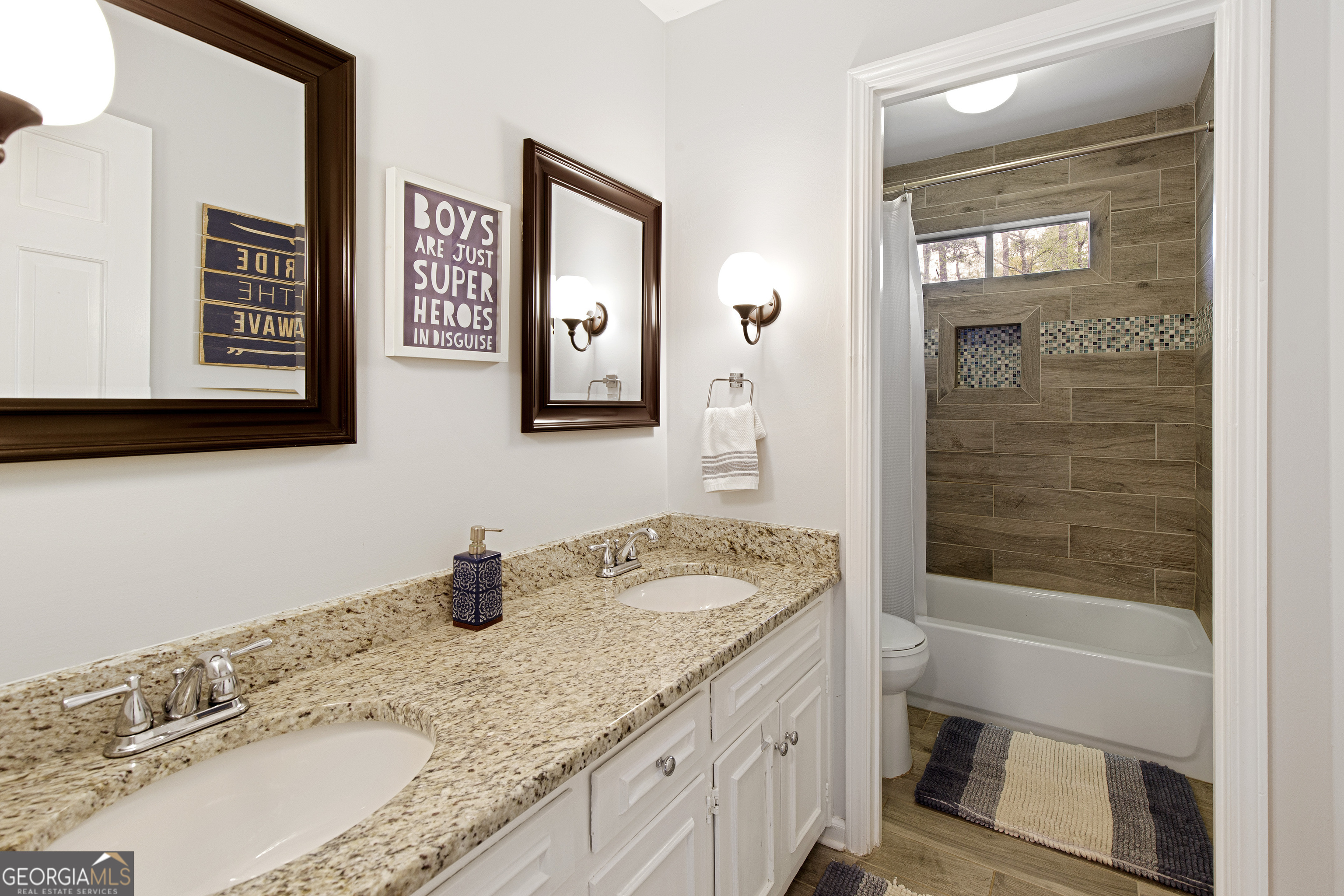 Roswell, Georgia 30076, United States, 5 Bedrooms Bedrooms, ,4 BathroomsBathrooms,Residential,Active,102881