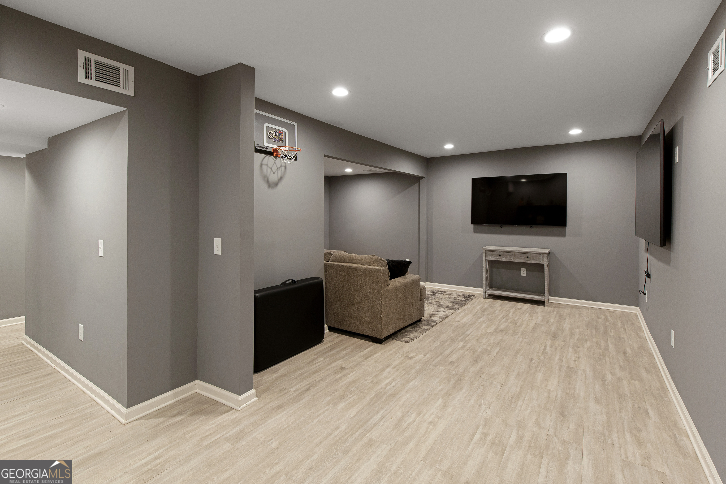 Roswell, Georgia 30076, United States, 5 Bedrooms Bedrooms, ,4 BathroomsBathrooms,Residential,Active,102881