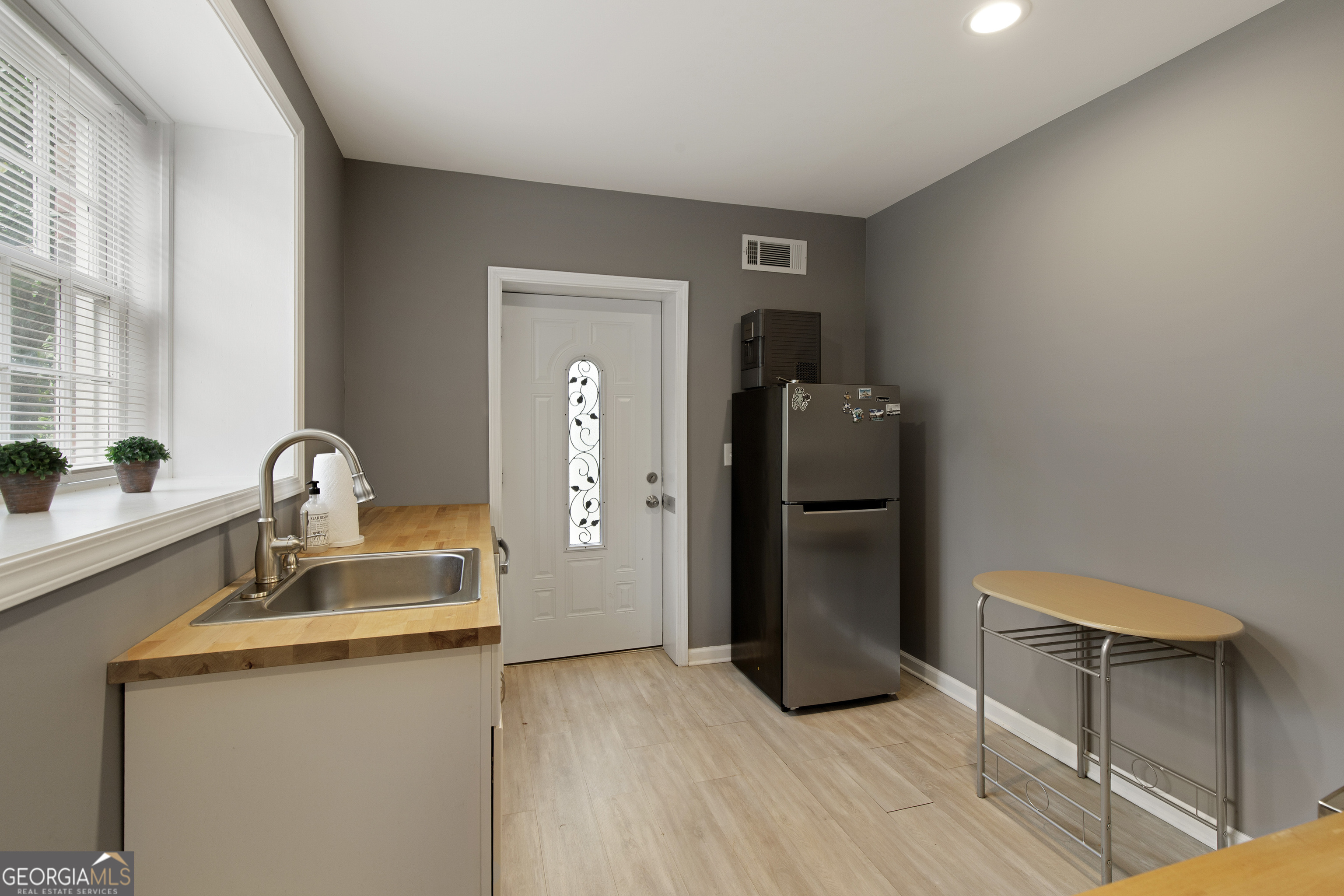 Roswell, Georgia 30076, United States, 5 Bedrooms Bedrooms, ,4 BathroomsBathrooms,Residential,Active,102881