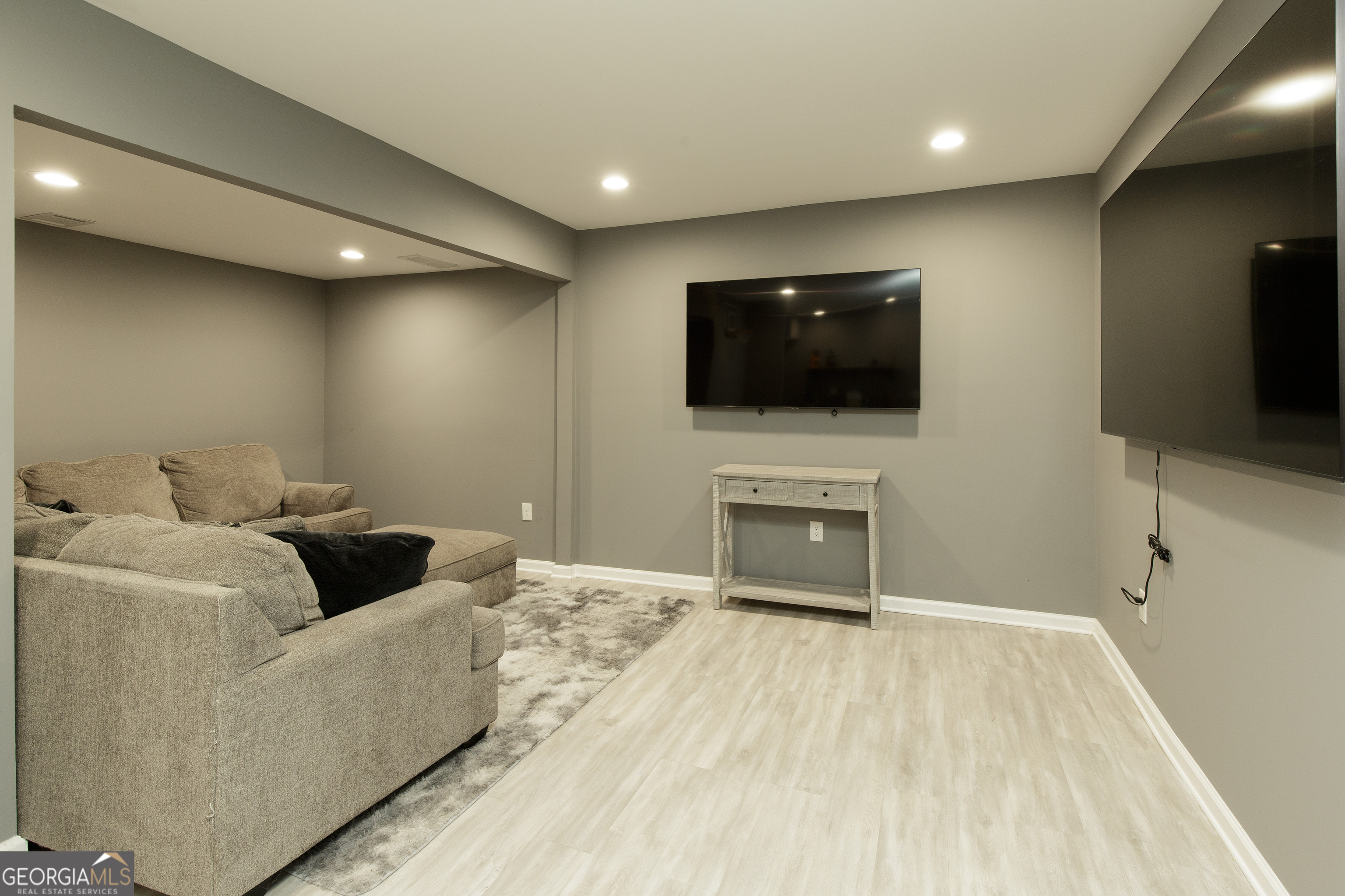 Roswell, Georgia 30076, United States, 5 Bedrooms Bedrooms, ,4 BathroomsBathrooms,Residential,Active,102881