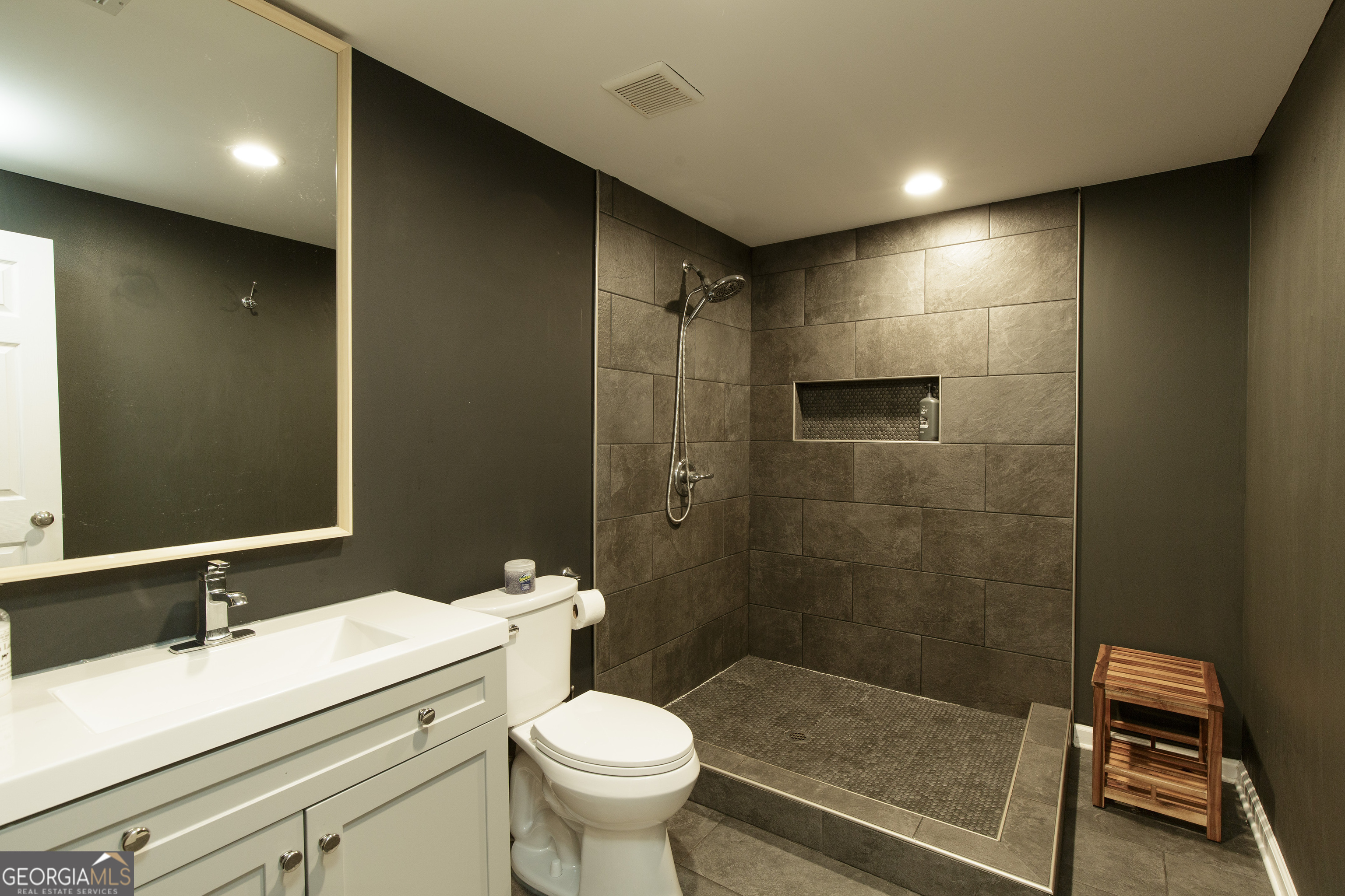 Roswell, Georgia 30076, United States, 5 Bedrooms Bedrooms, ,4 BathroomsBathrooms,Residential,Active,102881