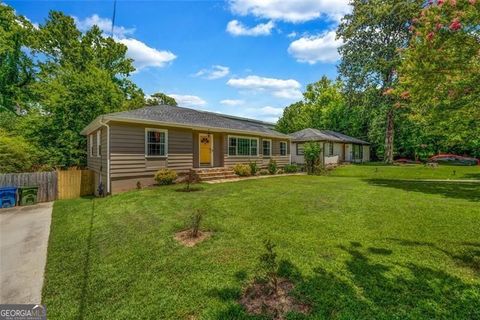 Photo of 1008 LINDRIDGE Drive NE, Atlanta, GA 30324 (MLS # 10677273)