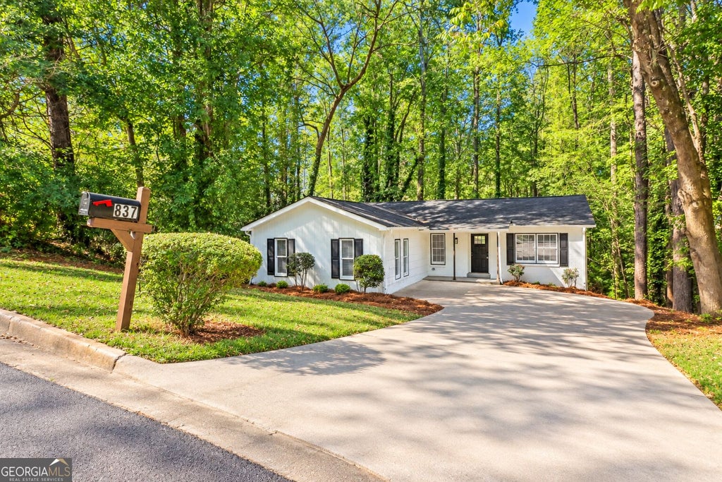 Photo of 837 Hemingway Road, Stone Mountain, GA 30088 (MLS # 10872912)