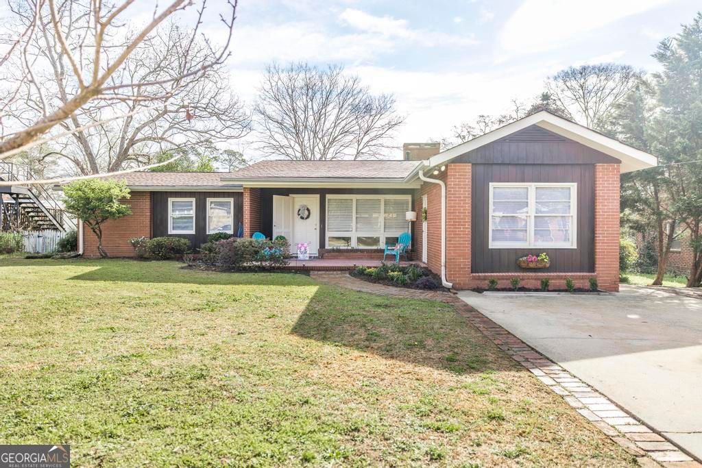 Photo of 433 Pinecrest Road, Macon, GA 31204 (MLS # 10706507)