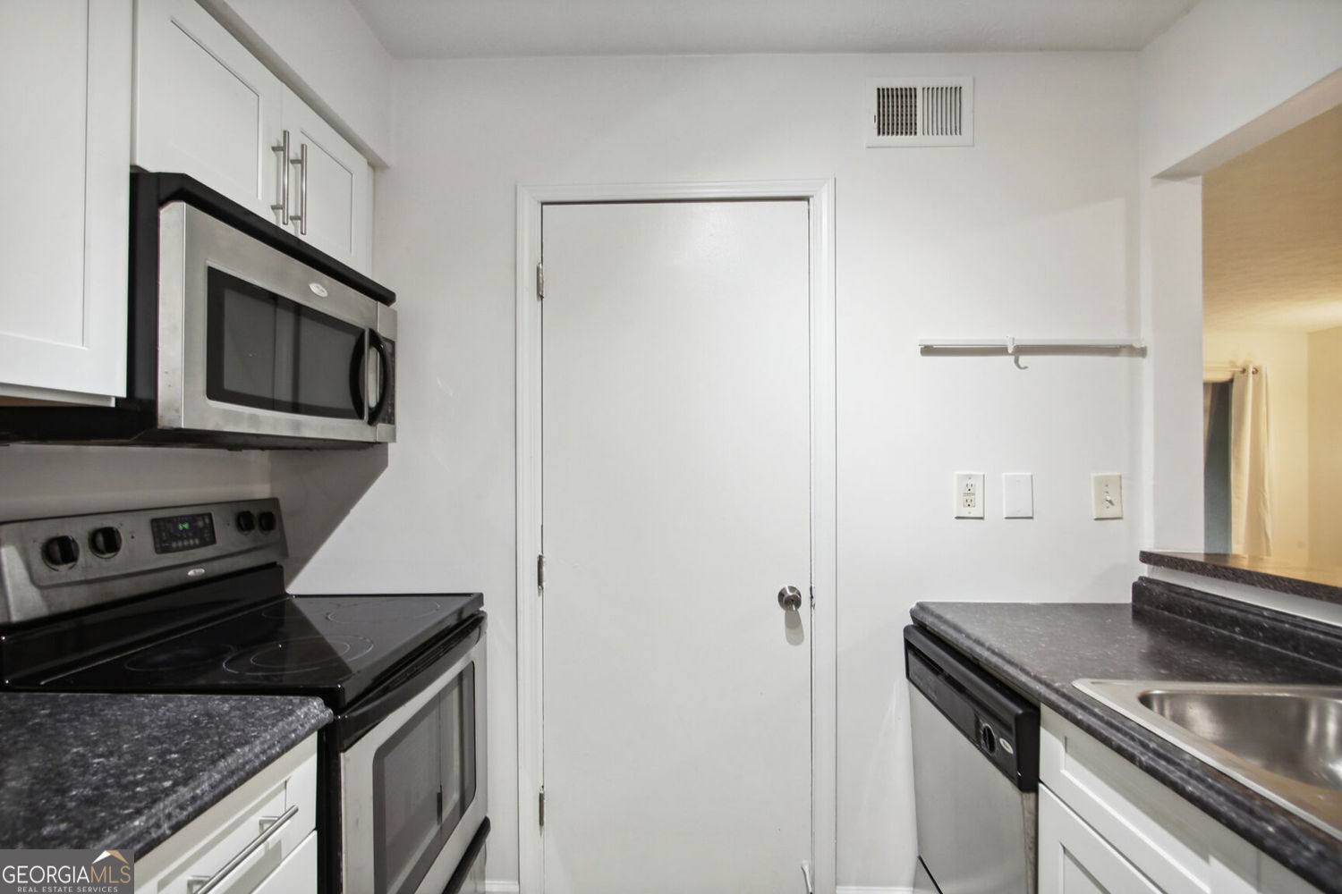 Atlanta, Georgia 30318, United States, 1 Bedroom Bedrooms, ,1 BathroomBathrooms,Residential,Active,236192