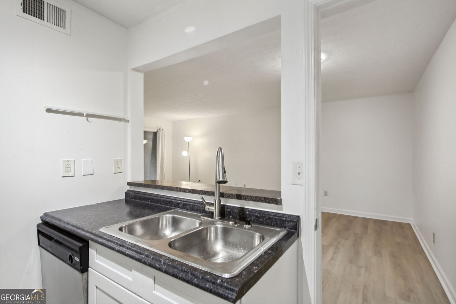 Atlanta, Georgia 30318, United States, 1 Bedroom Bedrooms, ,1 BathroomBathrooms,Residential,Active,236192