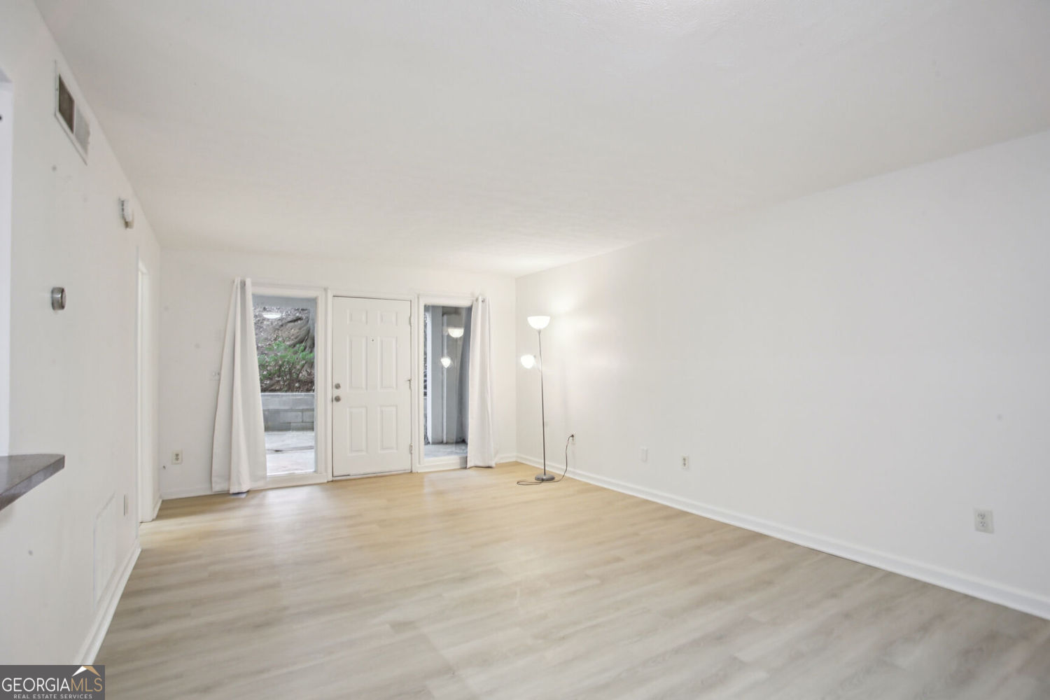 Atlanta, Georgia 30318, United States, 1 Bedroom Bedrooms, ,1 BathroomBathrooms,Residential,Active,236192