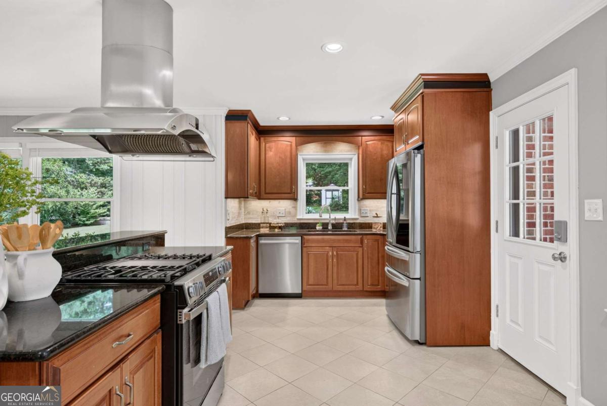 1355 Amanda CIR